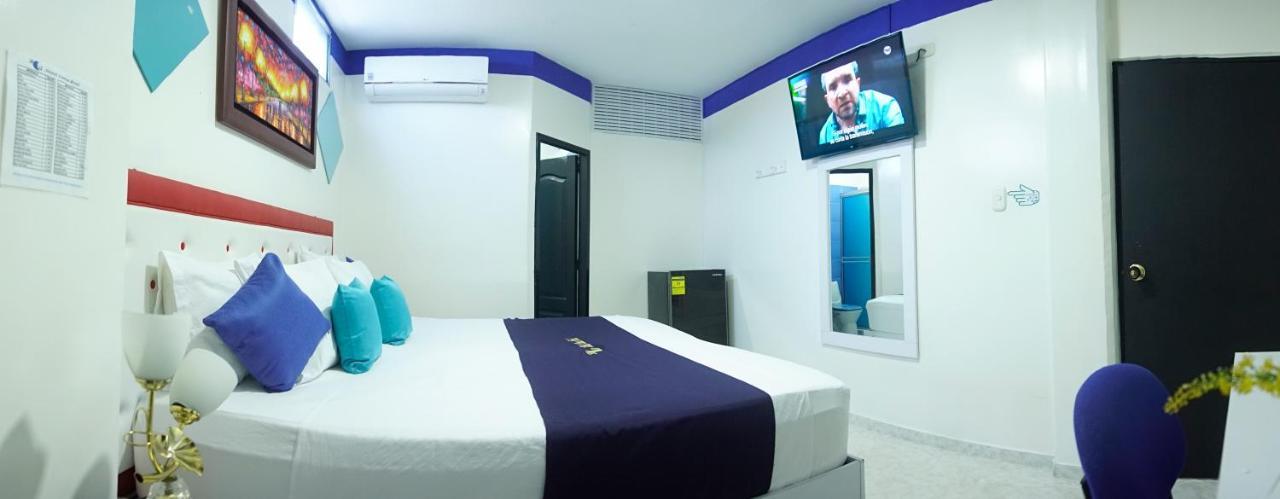 פלורנסייה Hotel Luna Azul מראה חיצוני תמונה